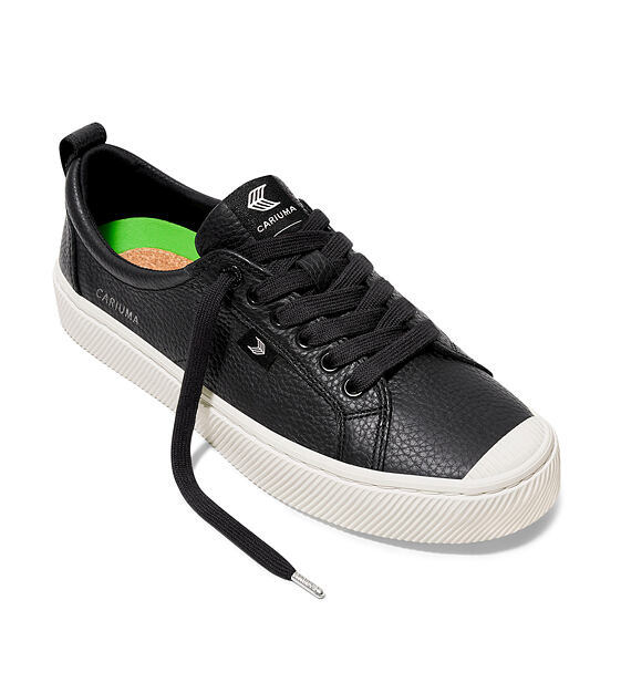 Mens leisure shoes Cariuma OCA Low Black Premium Leather Sneaker