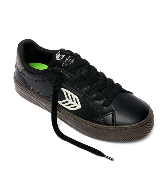 Womens leisure shoes Cariuma SALVAS Teak Black Leather Ivory Logo Sneaker