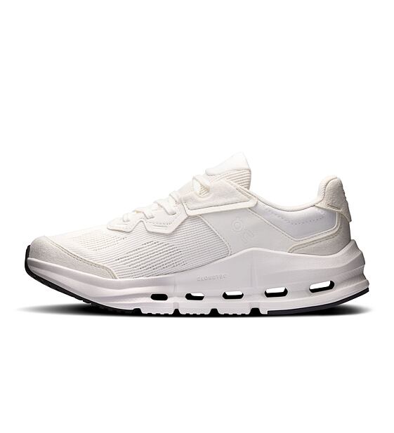 Womens leisure shoes On Cloudnova Rift